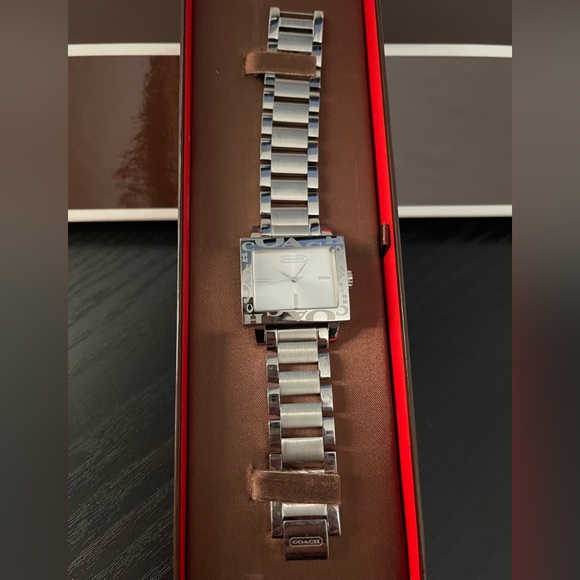 New coach watch - Picture 1 of 9